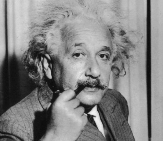 QI Albert Einstein